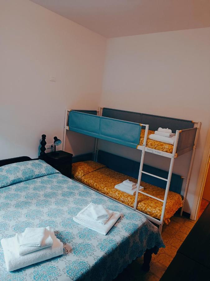 Terrace & Parking - Holiday Home Near Fegina Beach מונטרוסו אל מארה מראה חיצוני תמונה