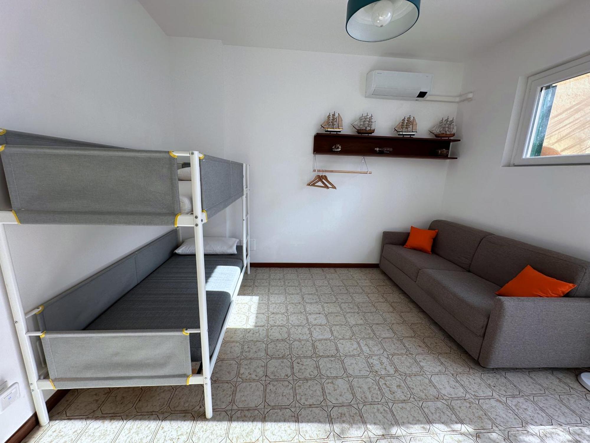 Terrace & Parking - Holiday Home Near Fegina Beach מונטרוסו אל מארה מראה חיצוני תמונה