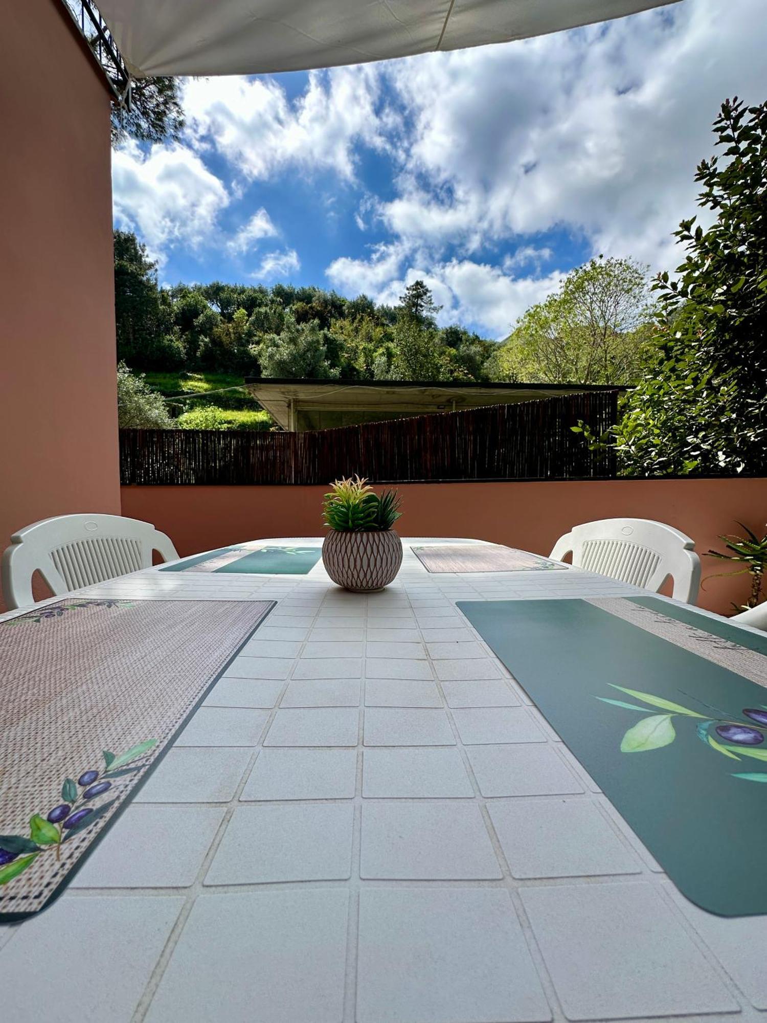 Terrace & Parking - Holiday Home Near Fegina Beach מונטרוסו אל מארה מראה חיצוני תמונה