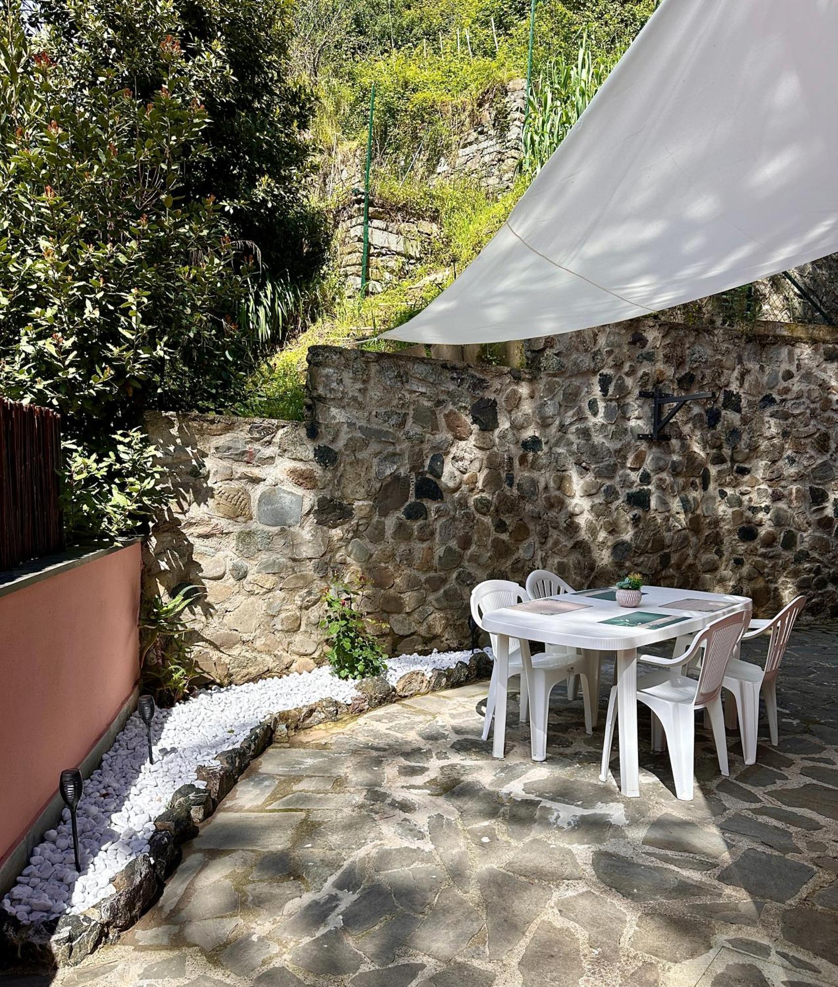 Terrace & Parking - Holiday Home Near Fegina Beach מונטרוסו אל מארה מראה חיצוני תמונה