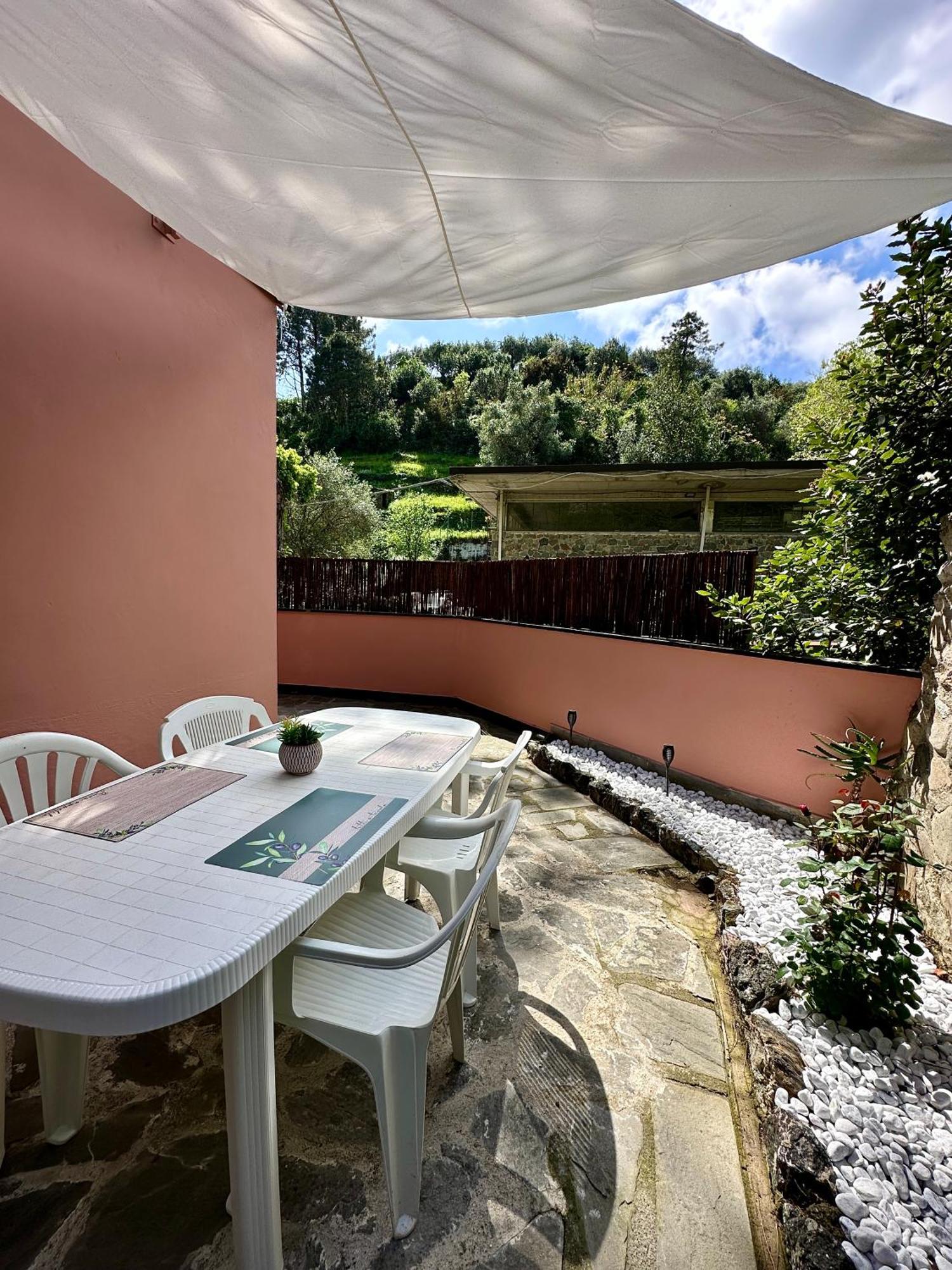 Terrace & Parking - Holiday Home Near Fegina Beach מונטרוסו אל מארה מראה חיצוני תמונה