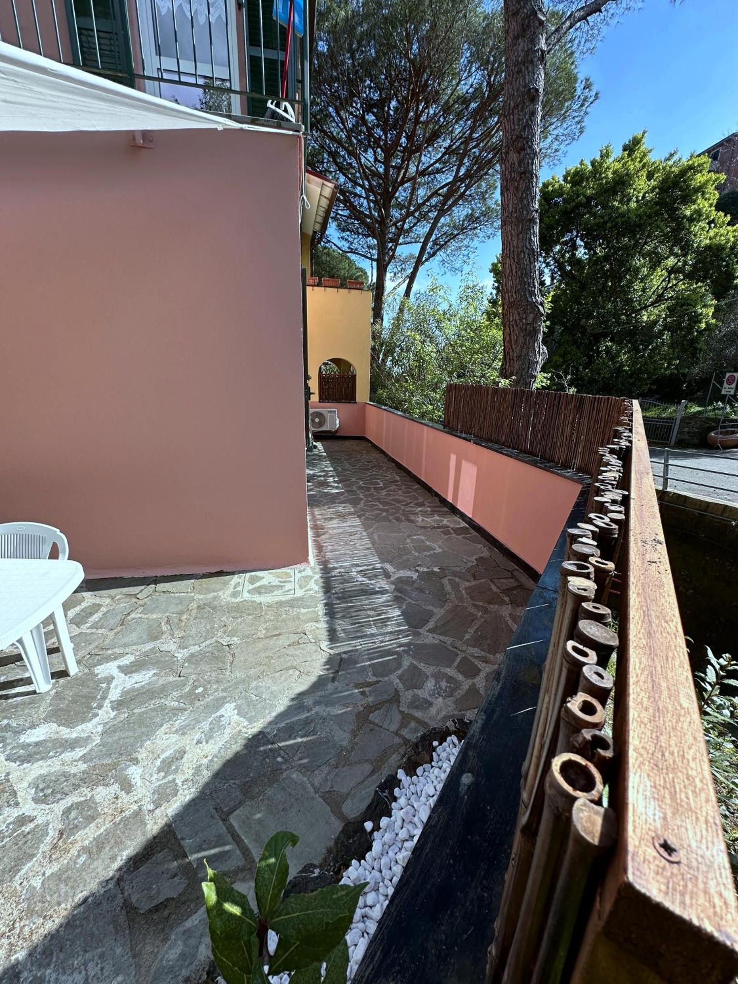 Terrace & Parking - Holiday Home Near Fegina Beach מונטרוסו אל מארה מראה חיצוני תמונה