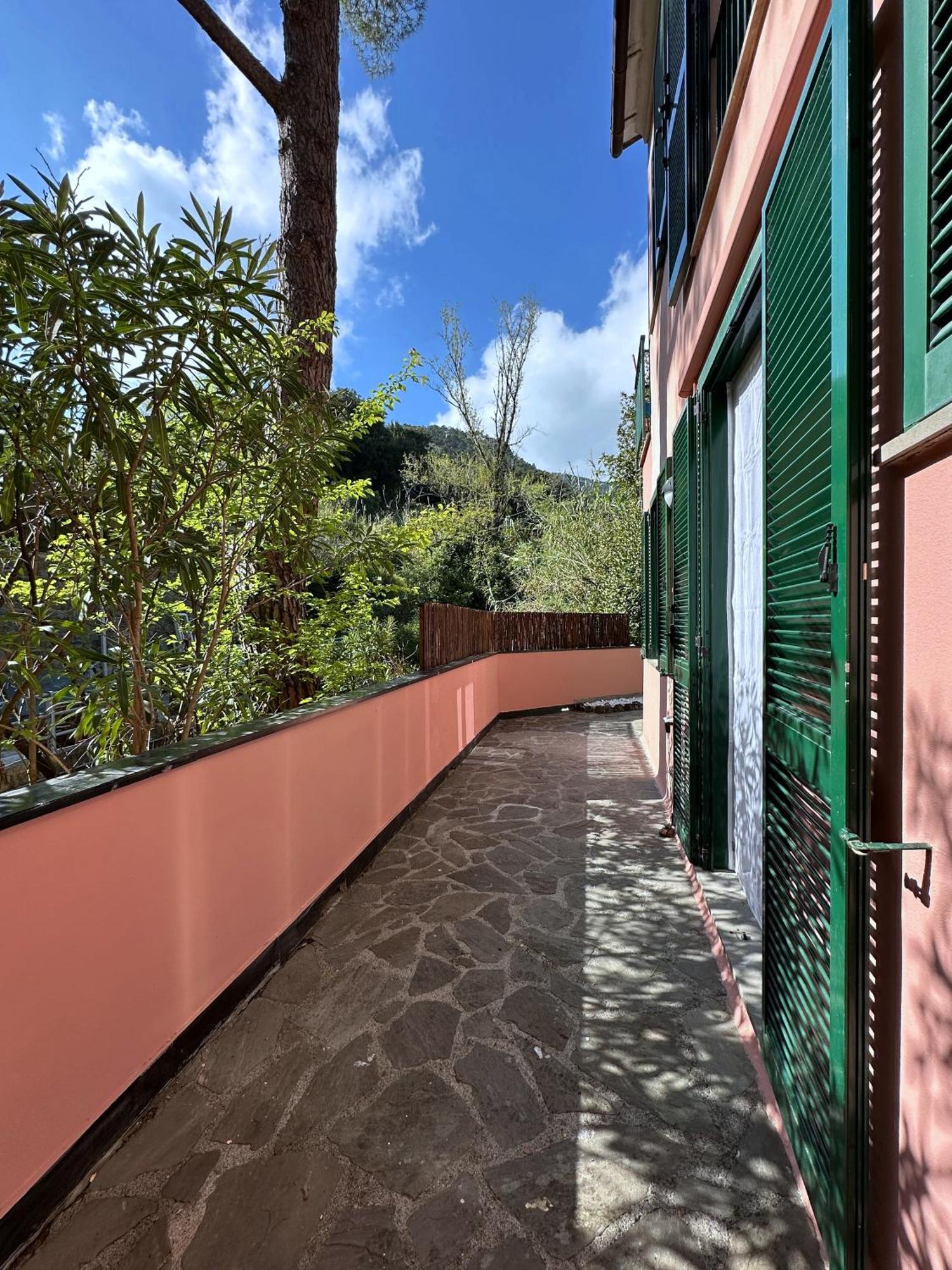 Terrace & Parking - Holiday Home Near Fegina Beach מונטרוסו אל מארה מראה חיצוני תמונה