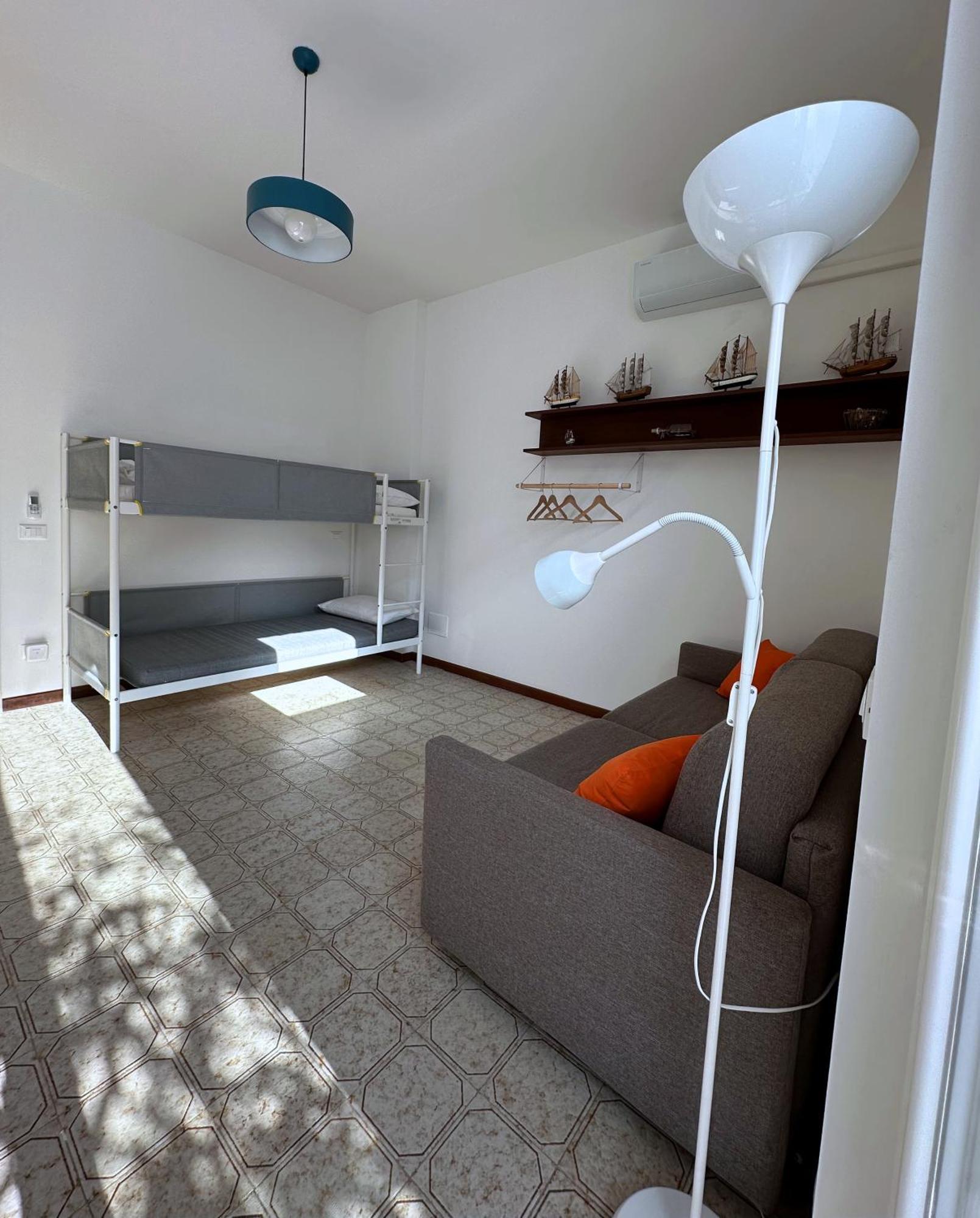 Terrace & Parking - Holiday Home Near Fegina Beach מונטרוסו אל מארה מראה חיצוני תמונה