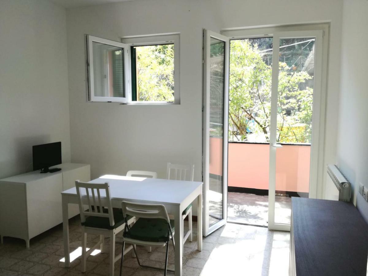 Terrace & Parking - Holiday Home Near Fegina Beach מונטרוסו אל מארה מראה חיצוני תמונה