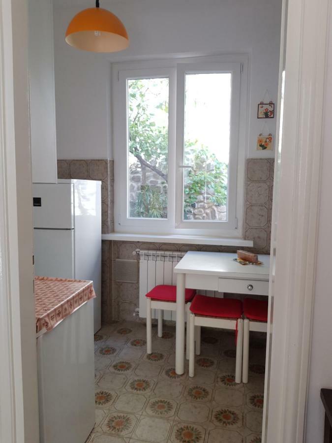 Terrace & Parking - Holiday Home Near Fegina Beach מונטרוסו אל מארה מראה חיצוני תמונה
