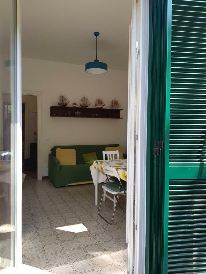 Terrace & Parking - Holiday Home Near Fegina Beach מונטרוסו אל מארה מראה חיצוני תמונה